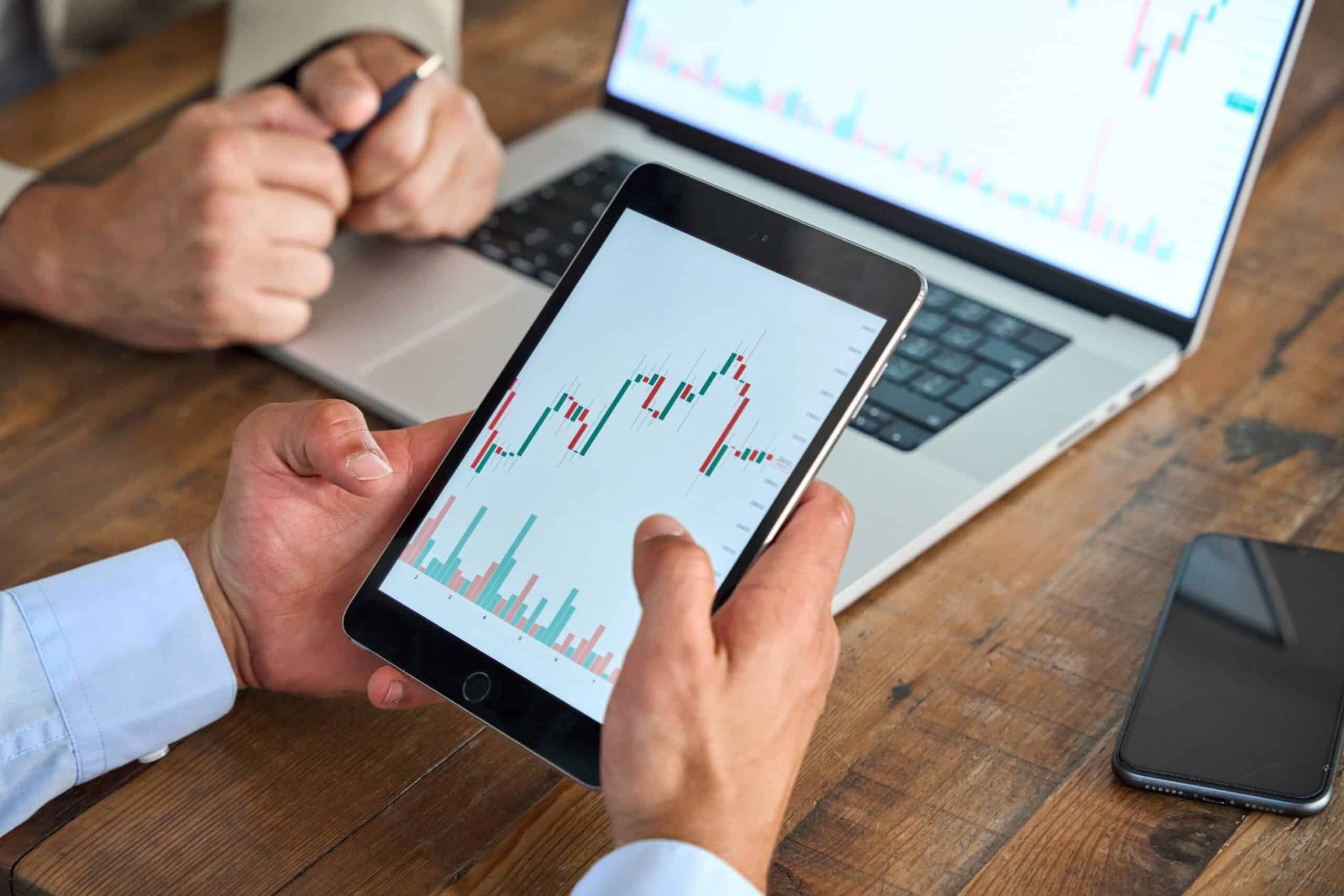 Business,Analyst,,Financial,Advisor,Or,Crypto,Trader,Holding,Digital,Tablet