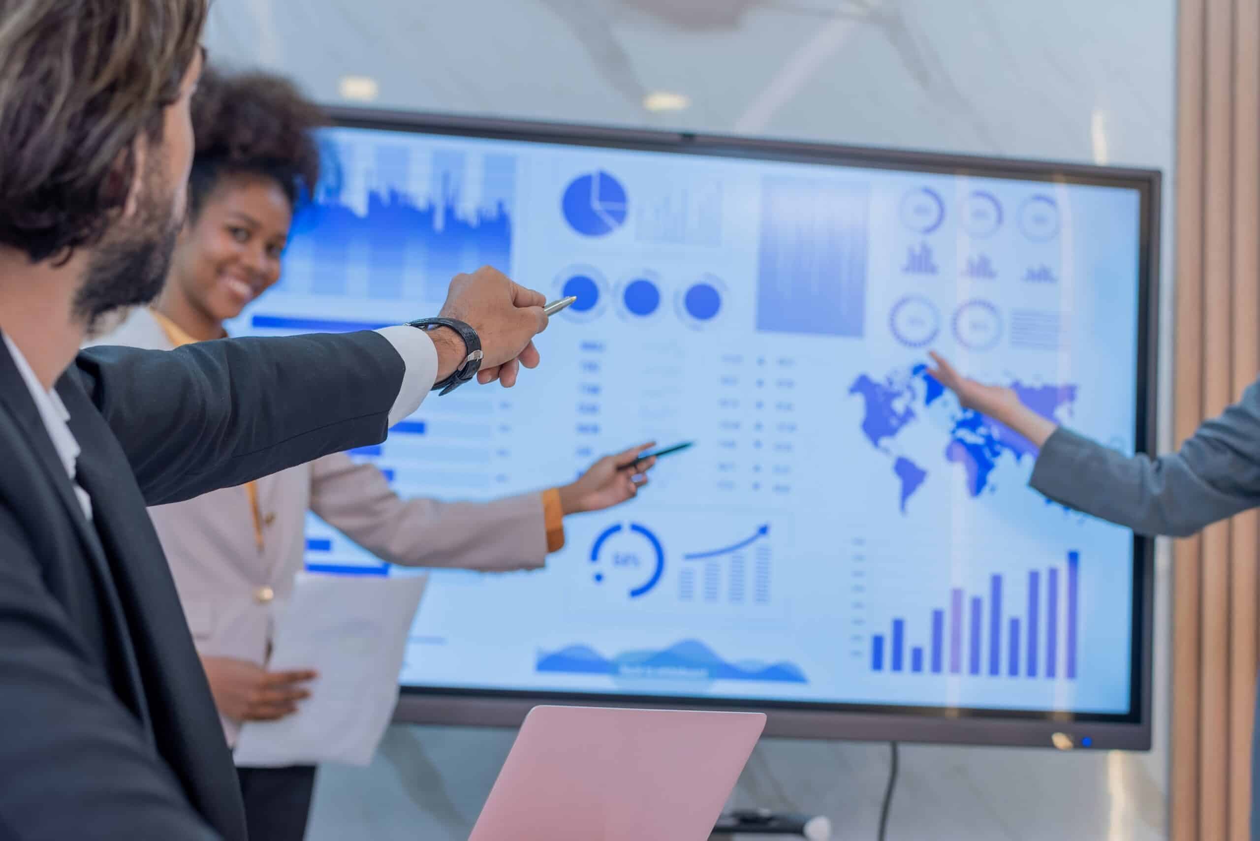 A,Group,Of,Business,People,Are,Having,A,Meeting,In